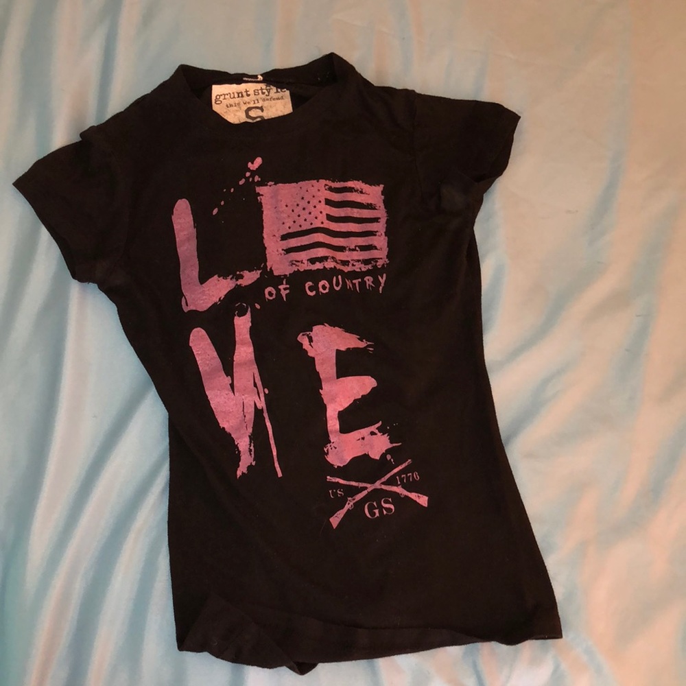 This is my favorite it’s a very country shirt sad I can’t fit it